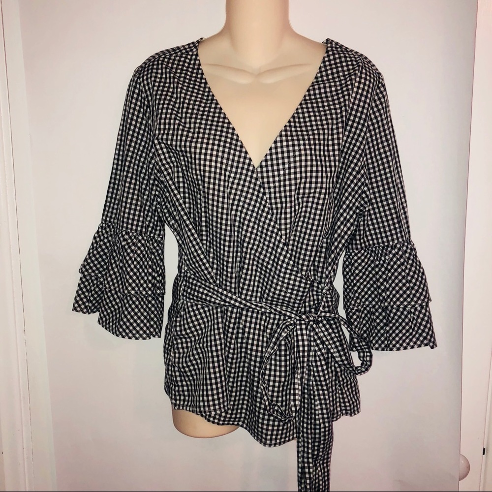 NWOT BeachLunchLounge Gingham Bell Sleeve Top
